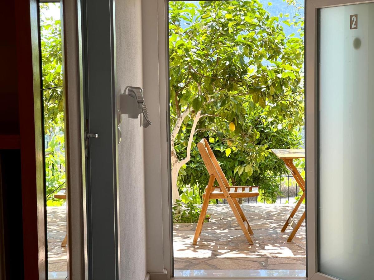 Tzavelitiko Home Himare Buitenkant foto