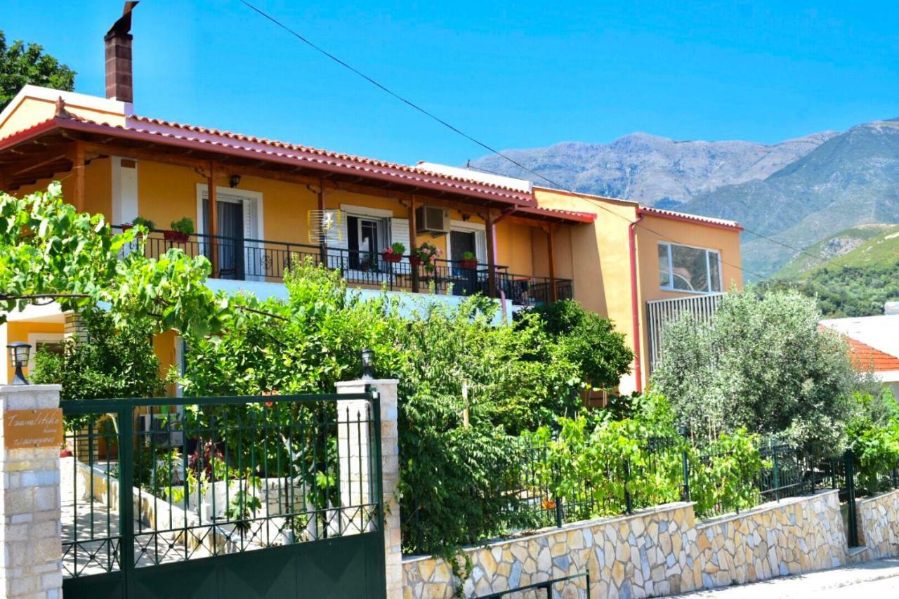 Tzavelitiko Home Himare Buitenkant foto